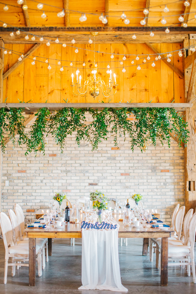 Barn reception details at Stonewall Estates